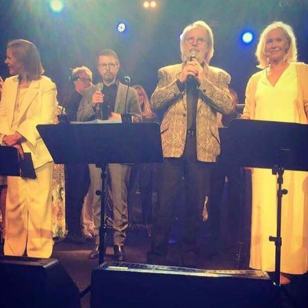 ABBA onstage following Agnetha and Anni-Frid's performance of "The Way Old Friends Do" (image via ABBATalk Twitter)