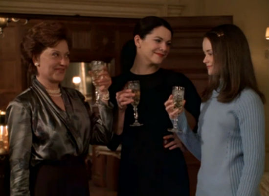 Awkwardly uncomfortable drinks and dinner - who wouldn't want to spend every Friday night like that? (image (c) Gilmore Girls)