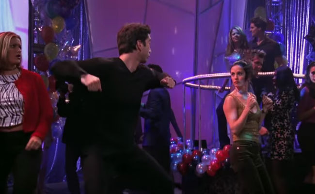 Ross and Monica Geller (Friends) get on down to Justin Timberlake's "Can't Stop the Feeling" (image via YouTube)