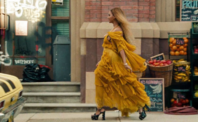Beyoncé in full Lemonade stride (image viaEOnline (c) Beyoncé/Tidal)