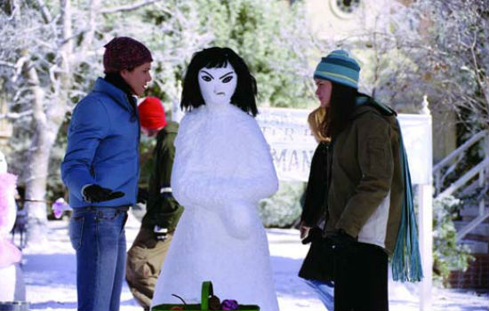 Eventually snowwoman sculpting with its inherent imperfections and lack of winnability prompts a habitual retreat to Luke's cafe for coffee (image courtesy Gilmore Girls wikia)