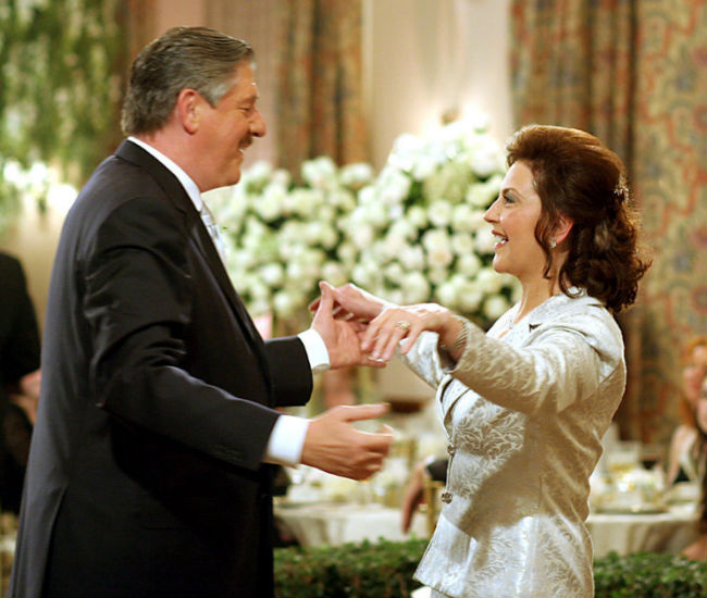 Richard and Emily are blissfully happy in love again; good thing because no one seems to be having too good of a time (image via Gilmore Girls wiki (c) Warner Bros)